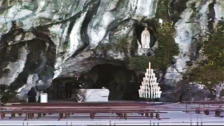 Онлайн веб-камера в гроте Масабьель в Лурде